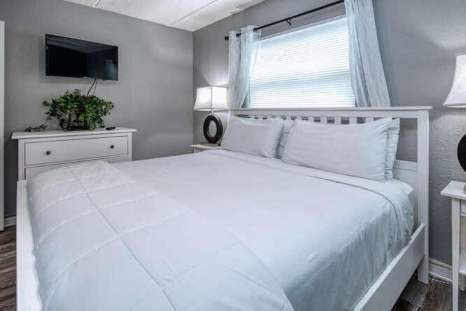 Sunset Beach Suites St. Pete Beach Dış mekan fotoğraf